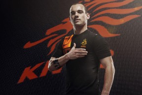 梅里诺双响！阿森纳3-0布拉格斯拉维亚，豪取10连胜背后隐藏的战术秘密