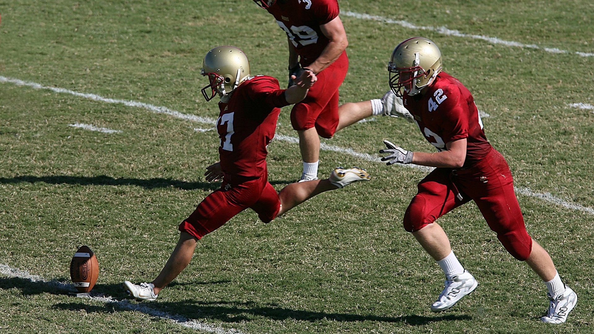 麦金托什稳步提升比赛节奏与速度，麦金托什海报