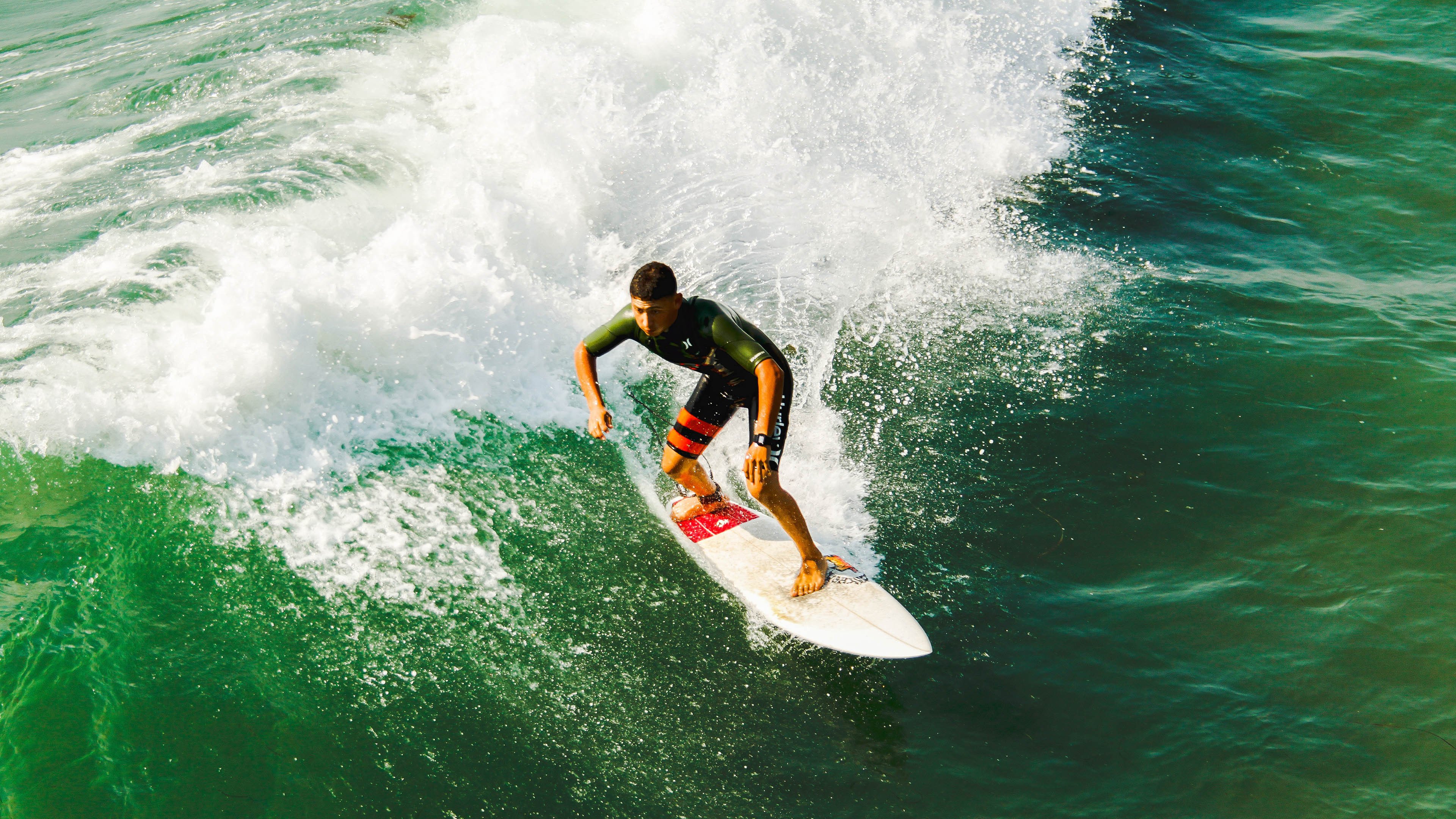 6连胜势不可挡！孔帕尼击败世俱杯冠军，神锋32岁梅开二度，孔帕尼绝杀